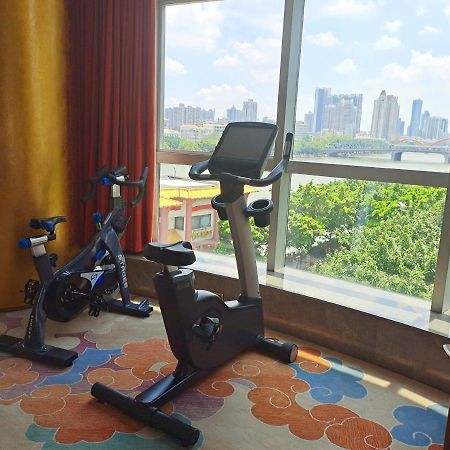 Howard Johnson Riverview Hotel Гуанджоу Екстериор снимка