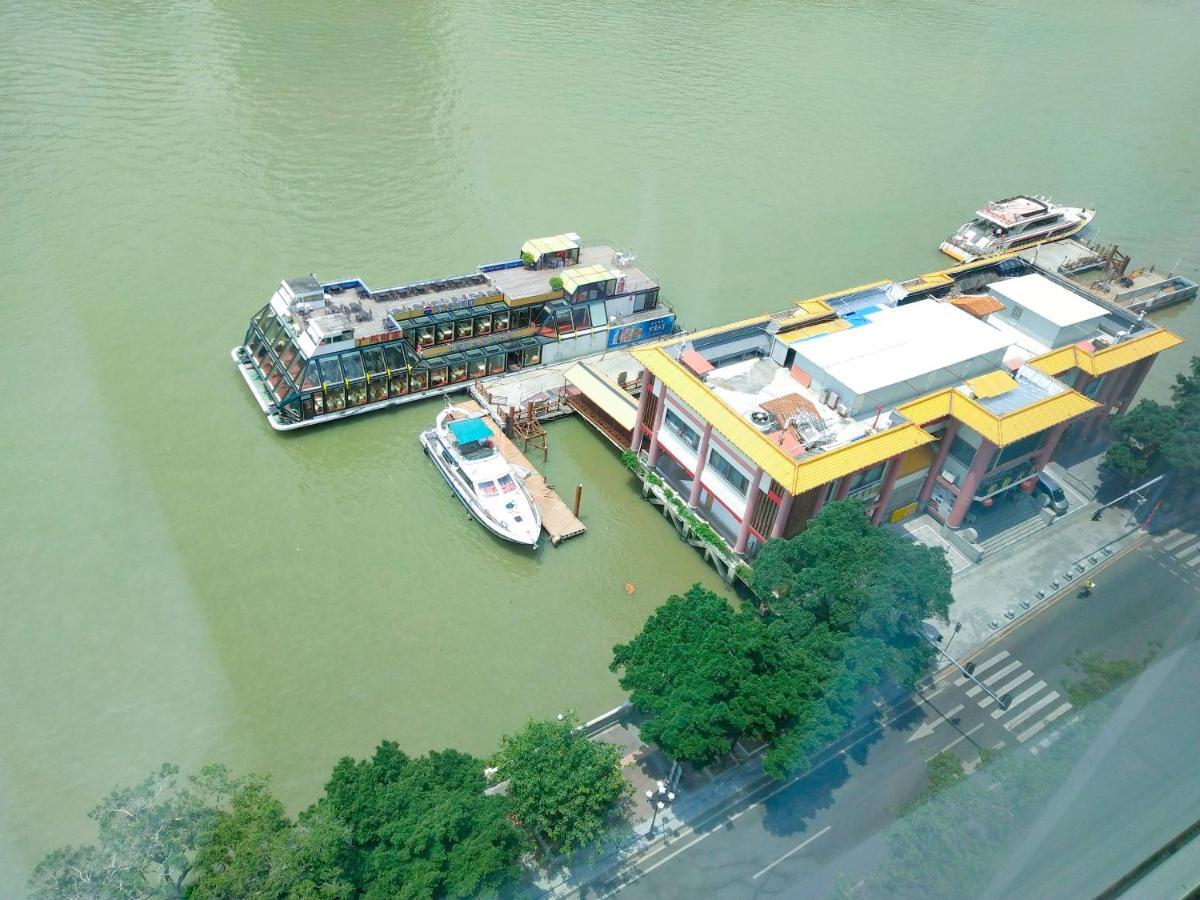 Howard Johnson Riverview Hotel Гуанджоу Екстериор снимка