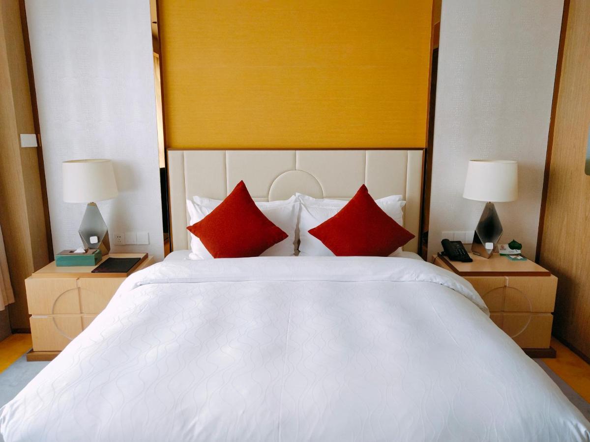 Howard Johnson Riverview Hotel Гуанджоу Екстериор снимка