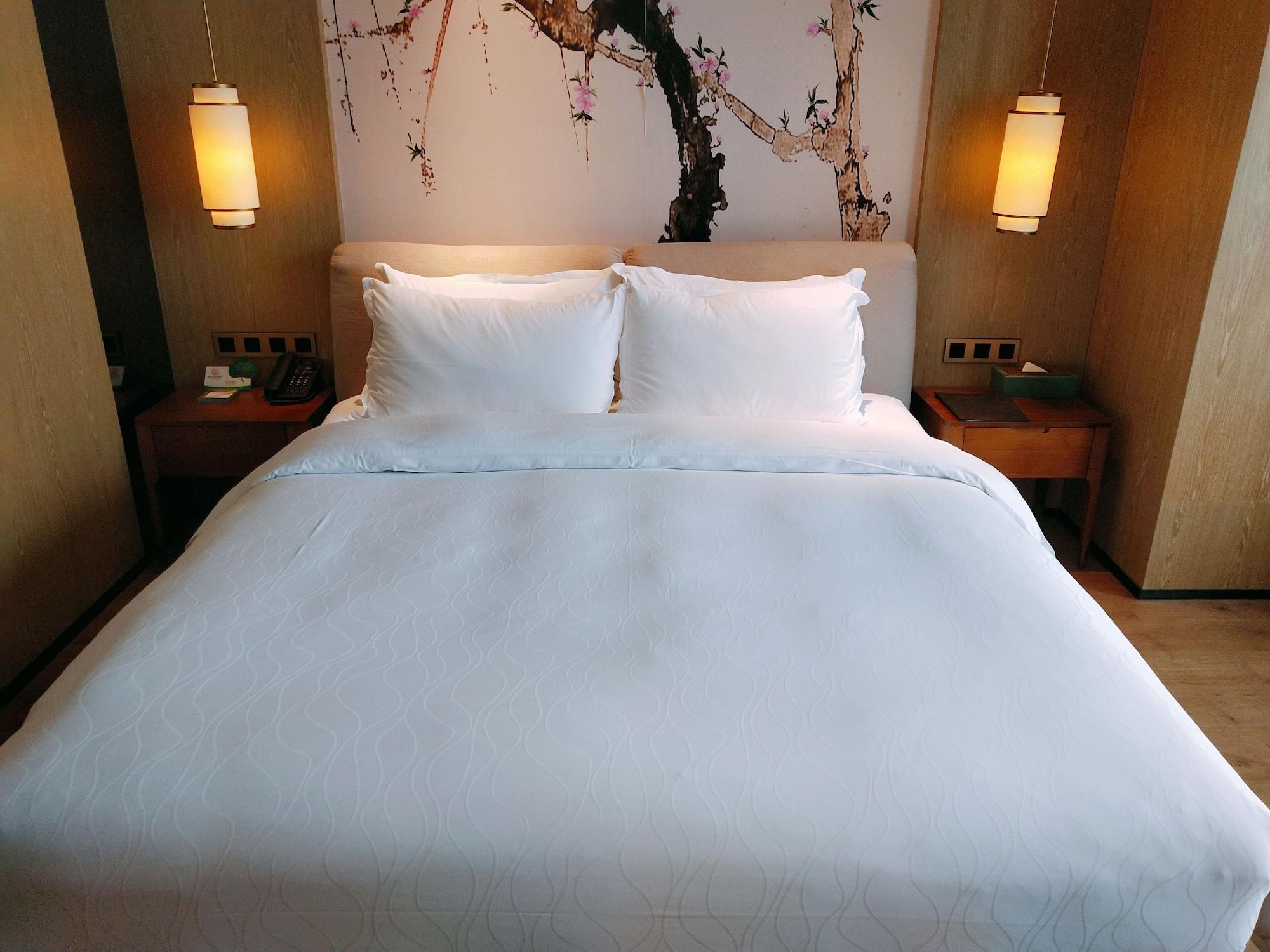Howard Johnson Riverview Hotel Гуанджоу Екстериор снимка