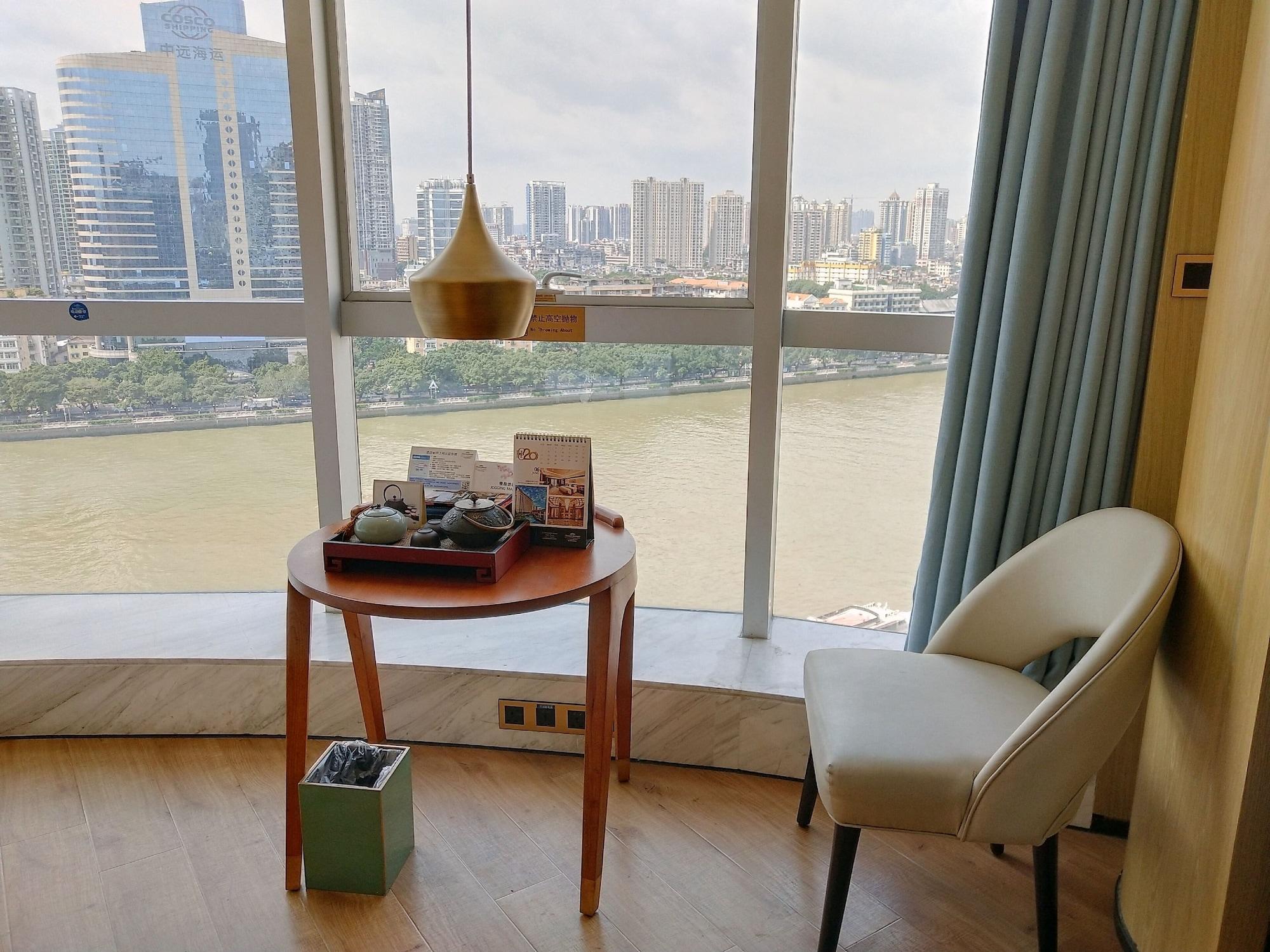 Howard Johnson Riverview Hotel Гуанджоу Екстериор снимка