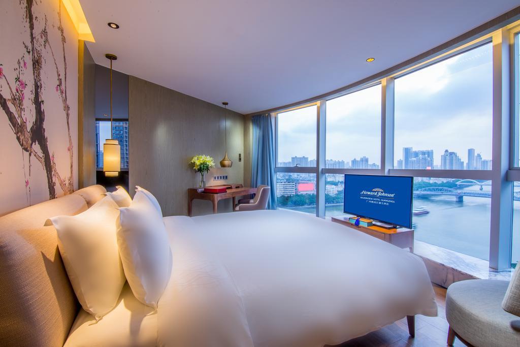 Howard Johnson Riverview Hotel Гуанджоу Екстериор снимка
