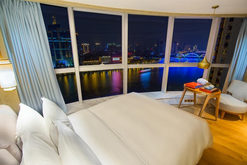 Howard Johnson Riverview Hotel Гуанджоу Екстериор снимка