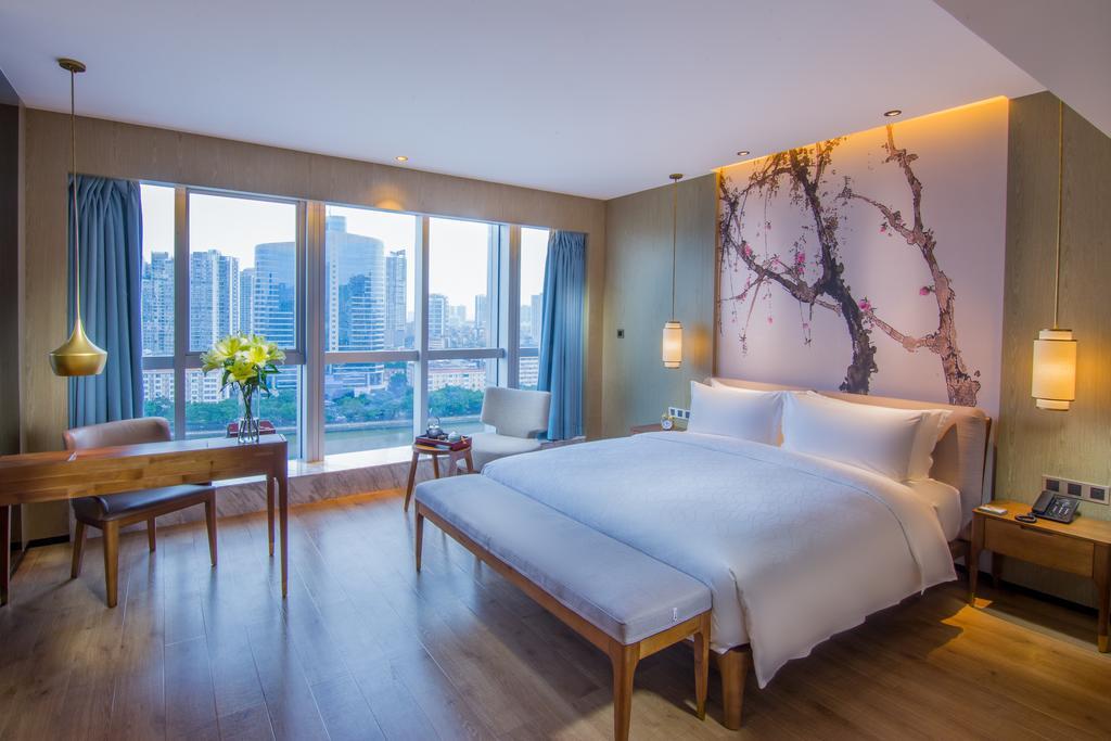 Howard Johnson Riverview Hotel Гуанджоу Екстериор снимка