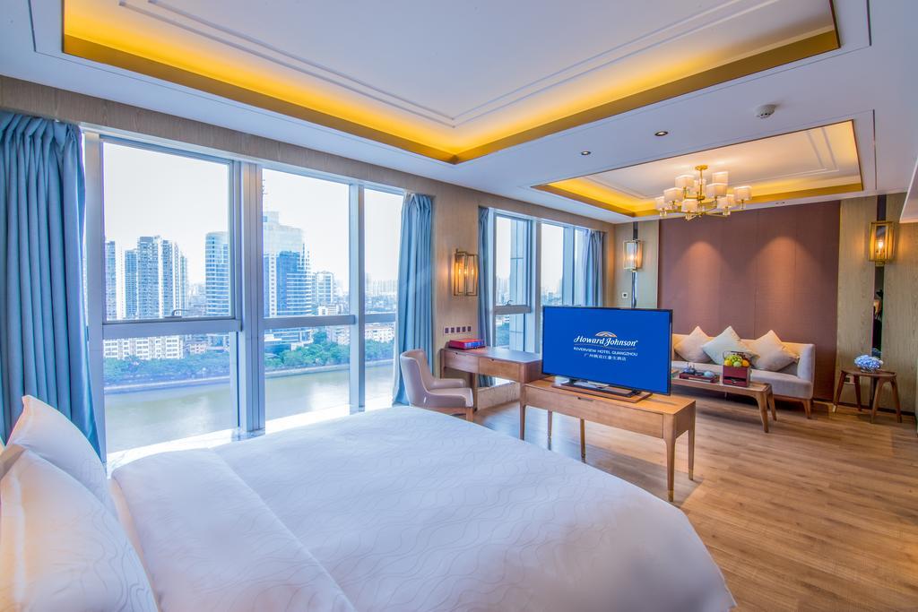 Howard Johnson Riverview Hotel Гуанджоу Екстериор снимка