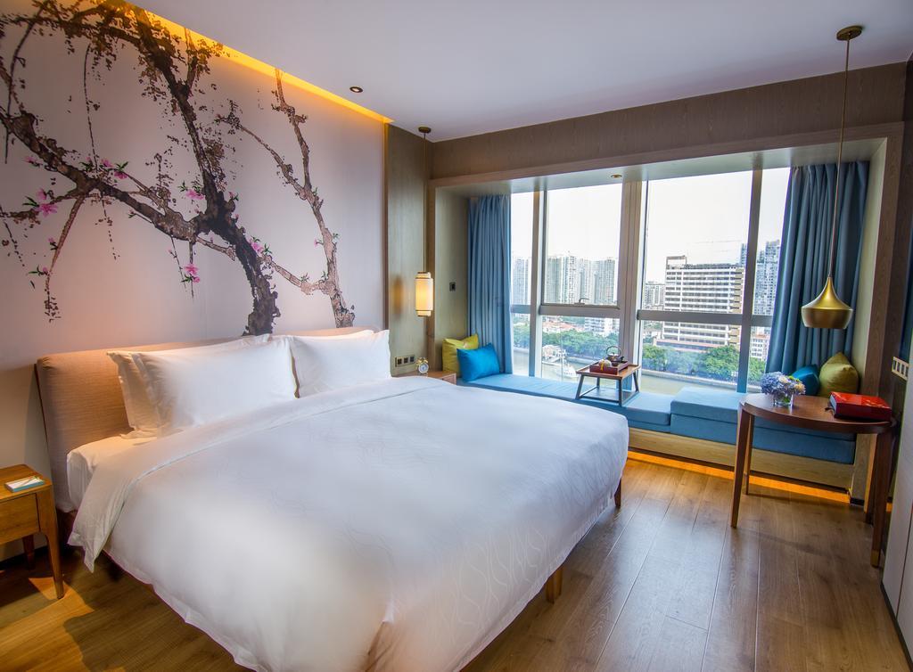Howard Johnson Riverview Hotel Гуанджоу Екстериор снимка